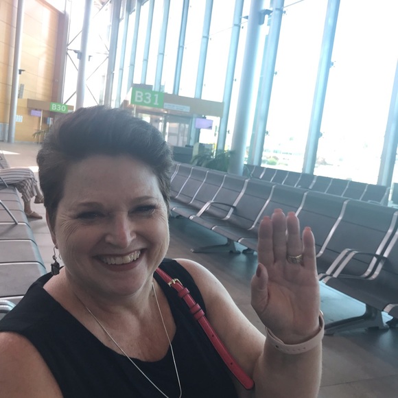 Meet your Posher, Beth - Picture 1 of 1